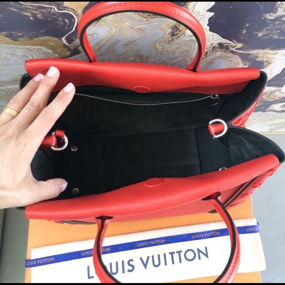 ❤️‍🔥 Gorgeous Louis Vuitton W PM Veau Cachemire Red Tote Bag ❤️‍🔥 - Picture 6 of 8
